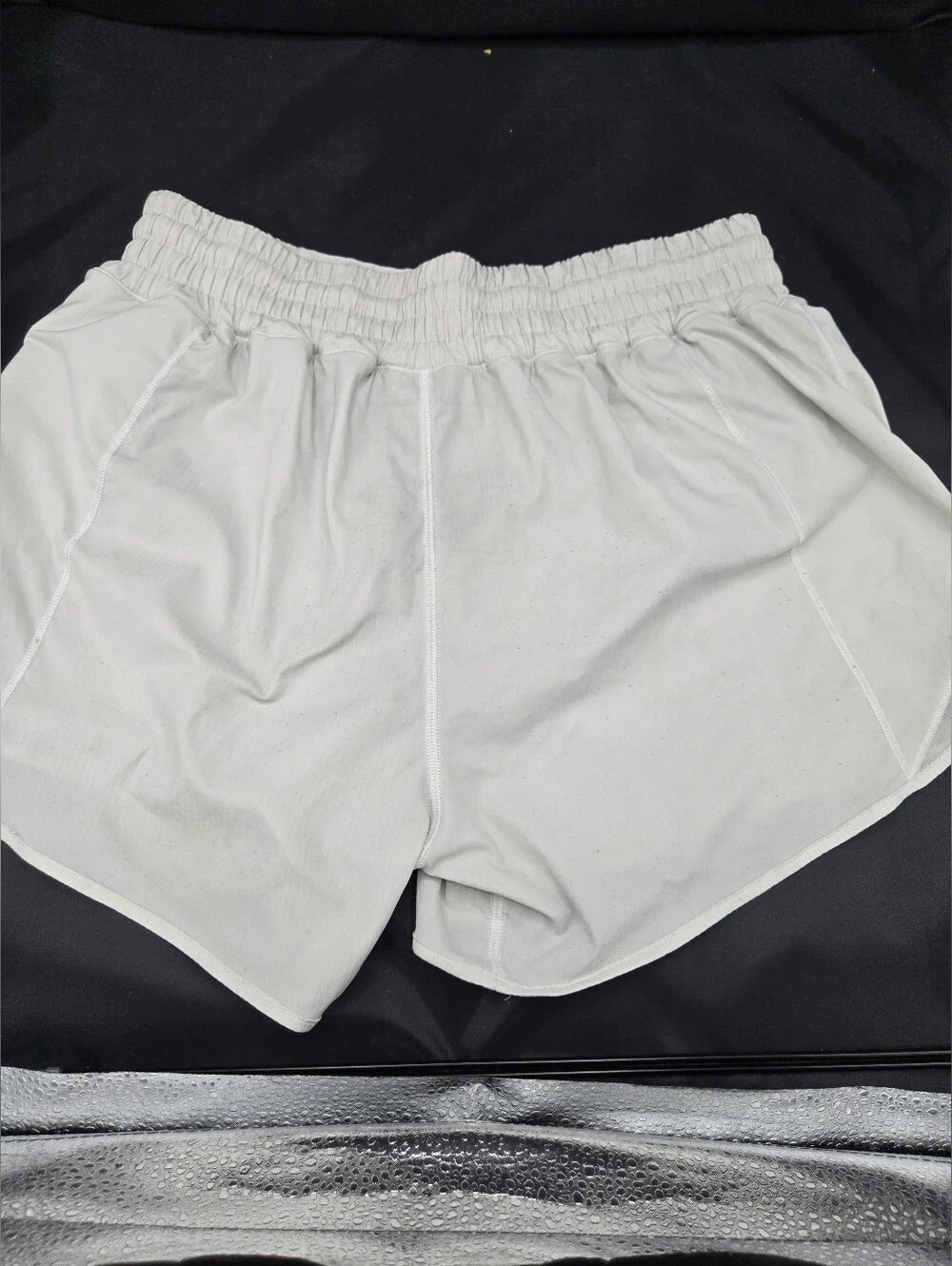 Lululemon Shorts Women's Ocean Hotty Hot II Lined Running Mesh Sides Sz 8